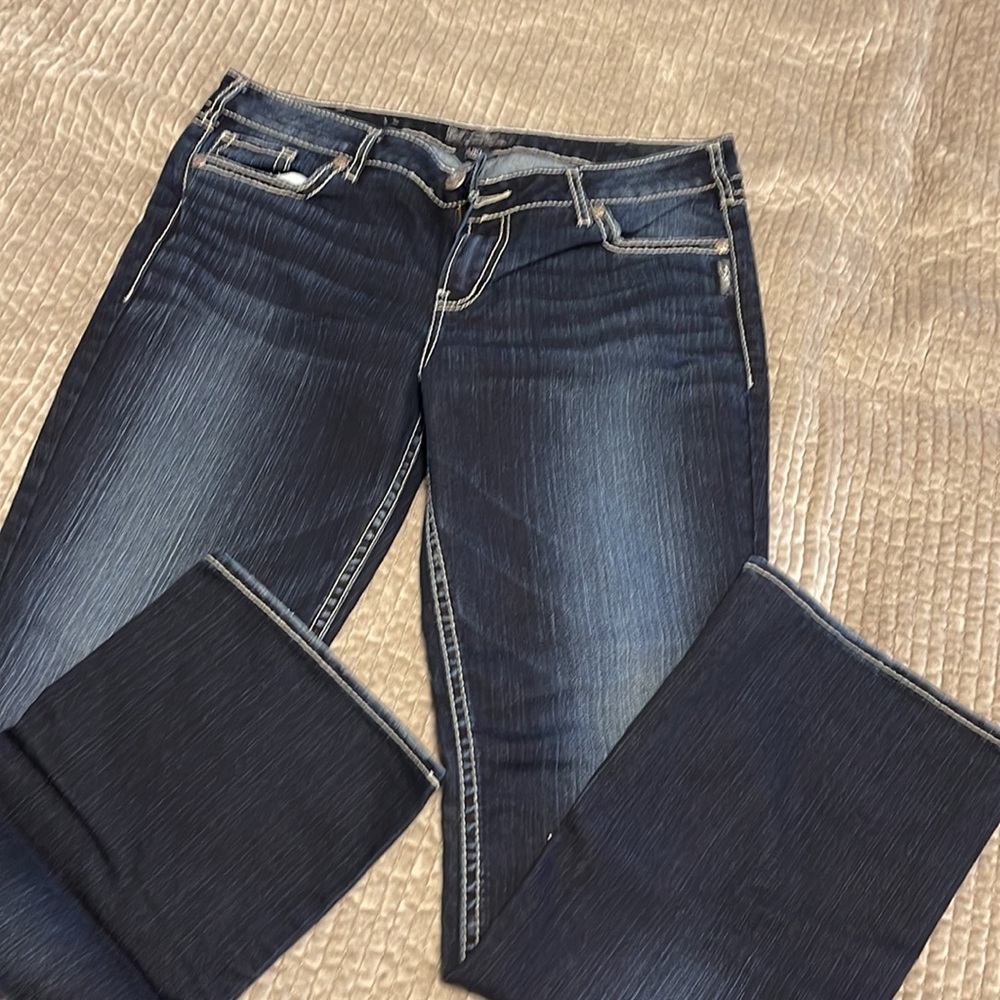 Great condition, wide leg.